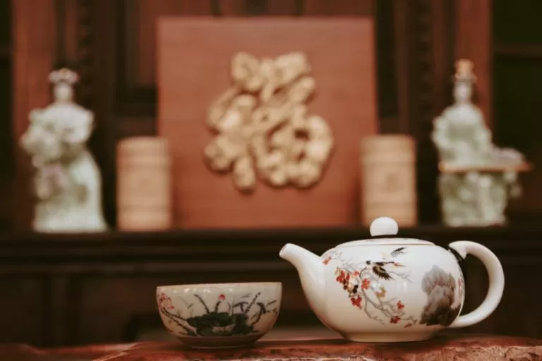 Teko di Pantjoran Tea House yang masih melestarikan budaya minum teh klasik ala Tionghoa. (PantjoranTeaHouse.com)