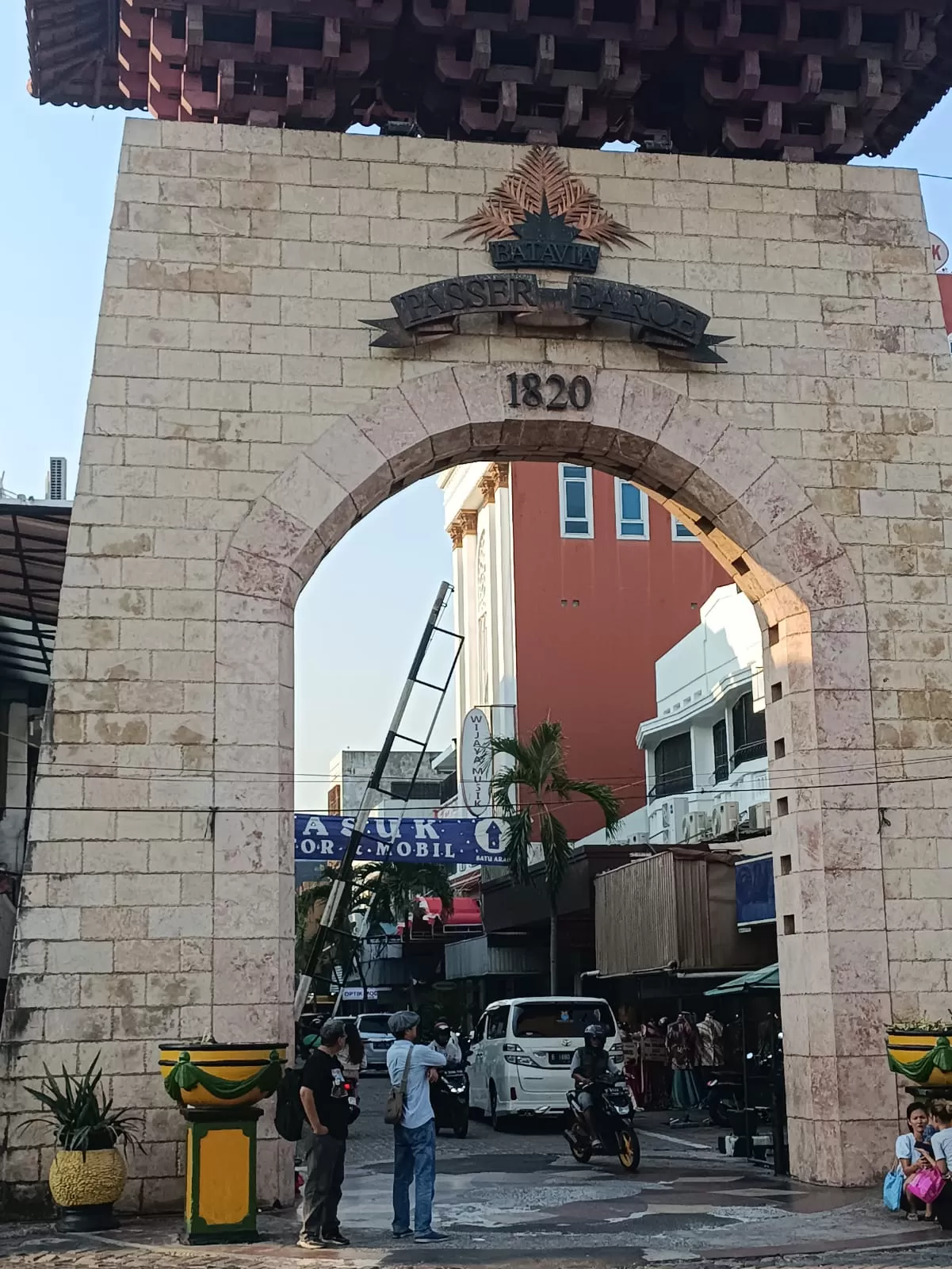 Tur Pasar Baru. (Agil kurniadi)