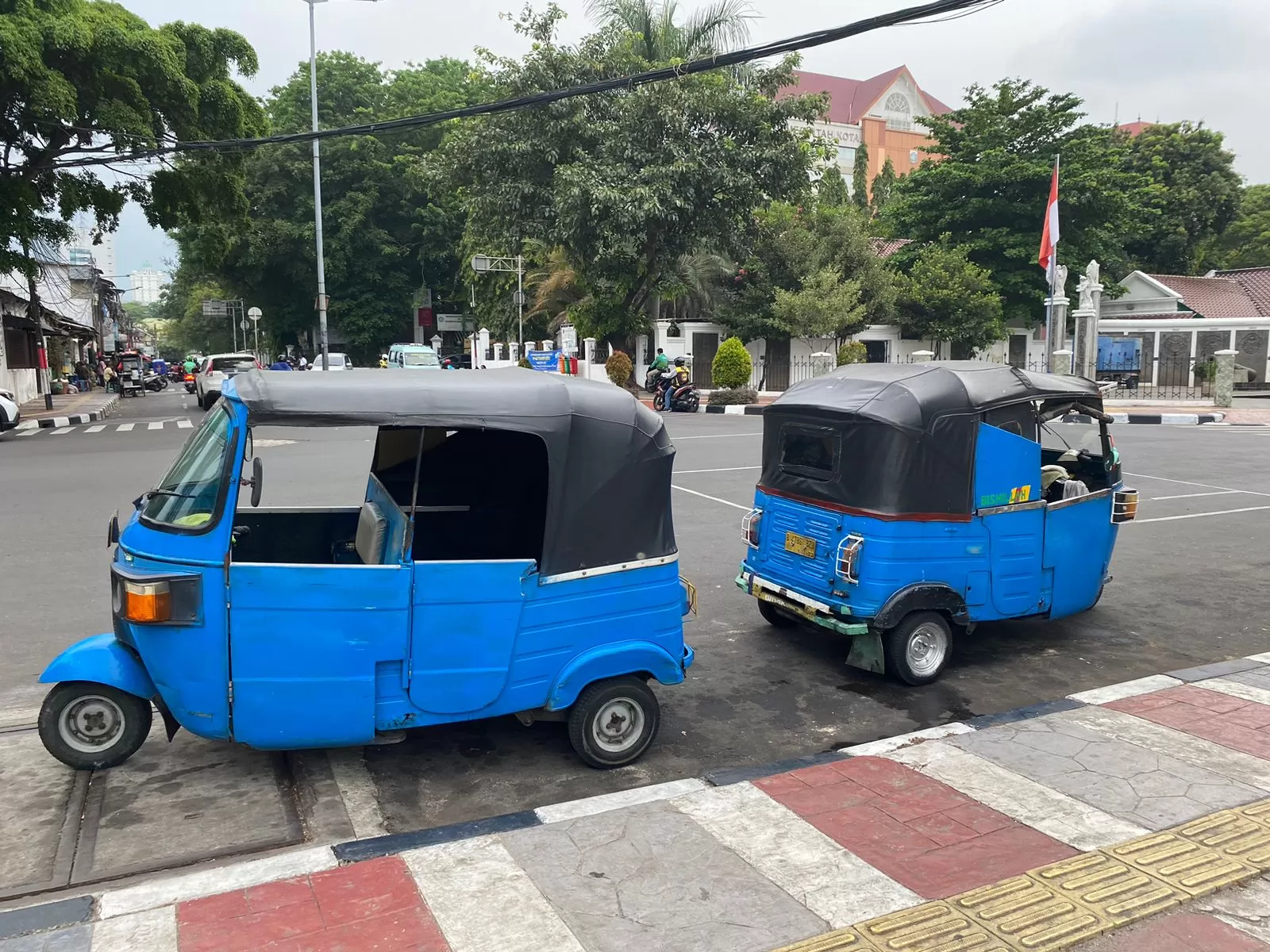 Bajaj, Kendaraan Khas Jakarta Yang Selalu Setia Menemani Warga Ibu Kota -  Pande