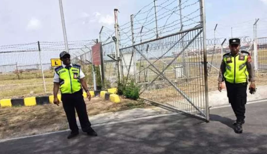 Personil Polres Bandara I Gusti Ngurah Rai sedang berjaga. (Polres Bandara Ngurah Rai)