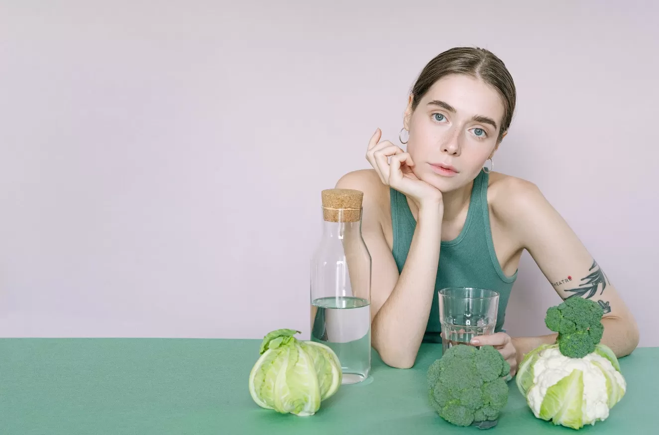 Ilustrasi mengendalikan diri dari makanan tidak sehat saat diet. (Pexels / Ivan Samkov)