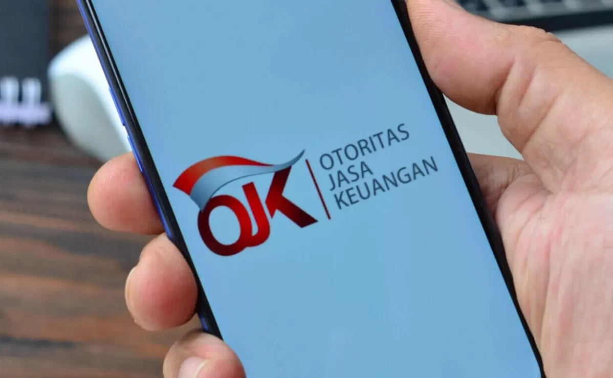 Logo OJK di dalam ponsel. (LinkAja)