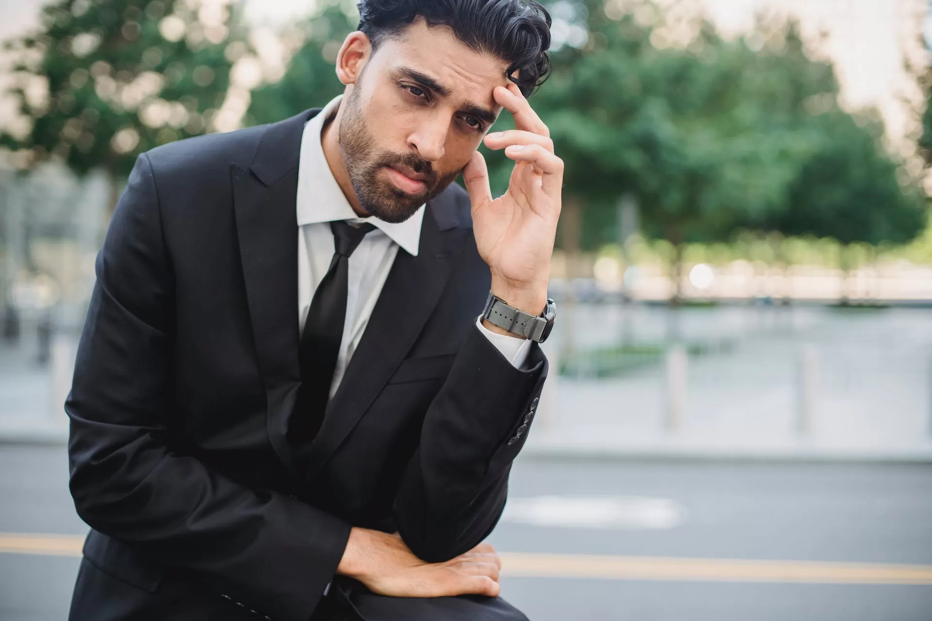 Ilustrasi orang sedang overthinking. (Pexels / Ketut Subiyanto)