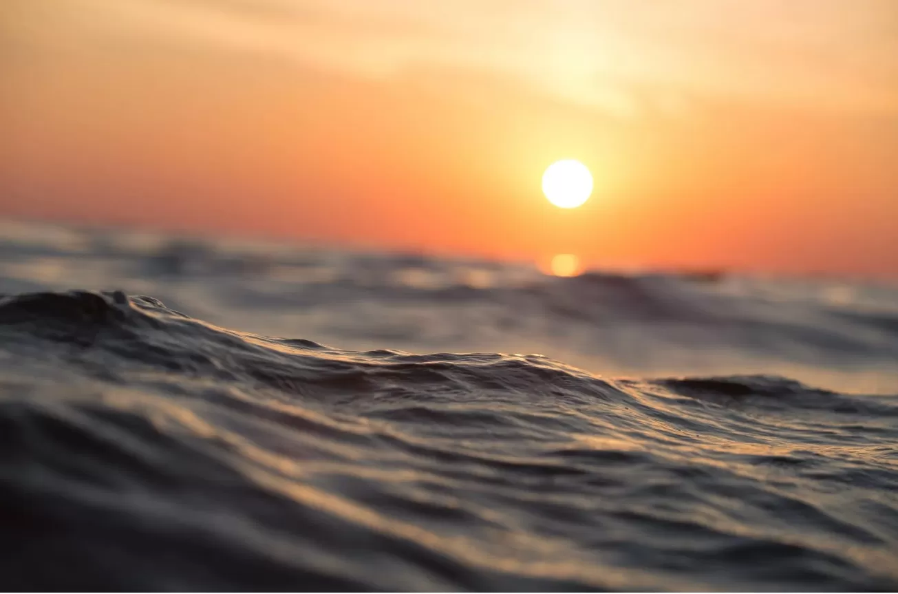 Ilustrasi terjebak di tengah lautan luas. (Pexels /  Sebastian Voortman)