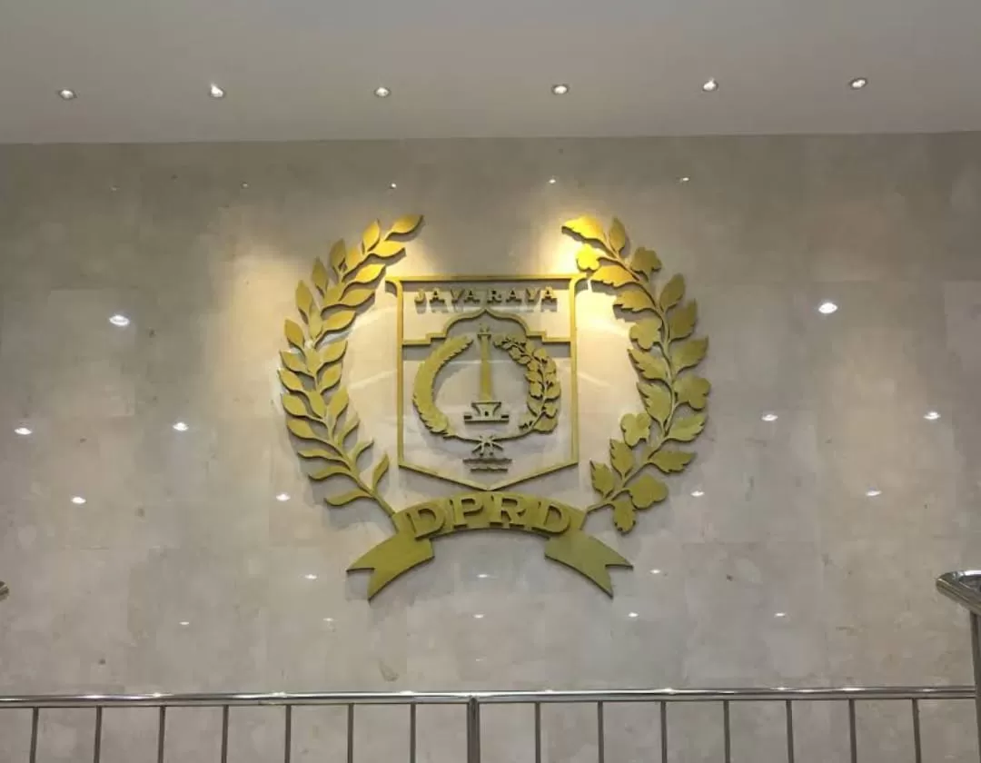 DPRD DKI Jakarta (Google Maps Reviewer / Carpenter)