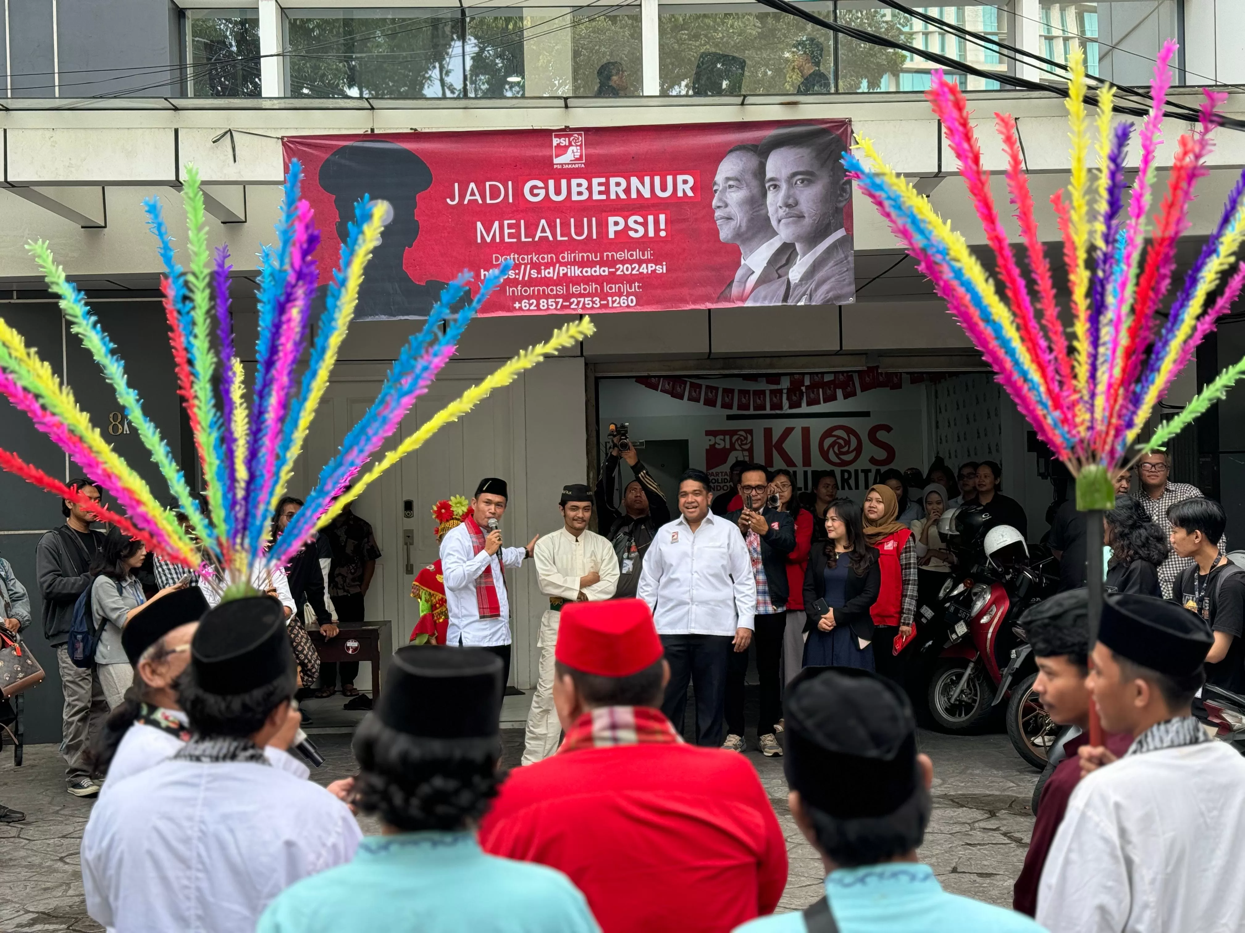 Justin Adrian bersama Achmad Sajili di Kantor DPW PSI Jakarta (foto: istimewa)
