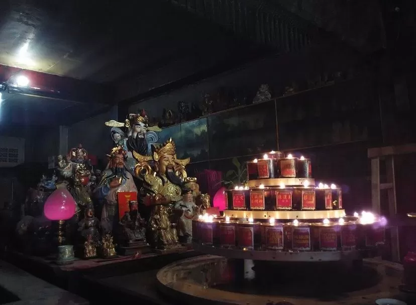 Bagian dalam Klenteng Sin Tek Bio, Pasar Baru. (Instagram / @mulkimulki)