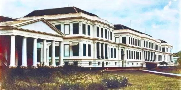 Paleis Van Daendels sebagai pusat pemerintahan di Weltevreden. (Pinterest / bintoro hoepoedio)