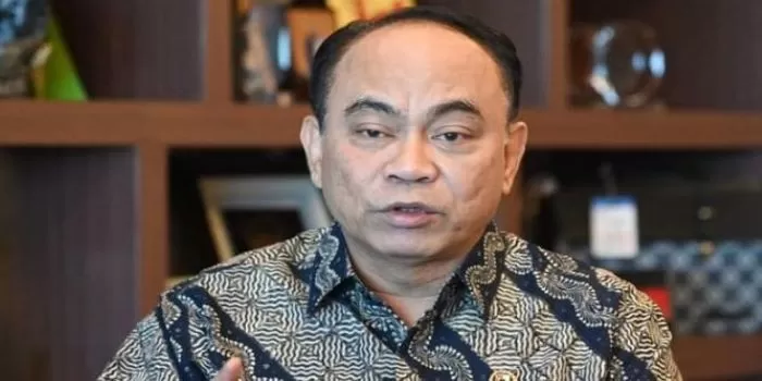 Menkominfo Budi Arie saat dimintai pendapatnya mengenai konten pornografi di internet. (Instagram / @budiariesetiadi)