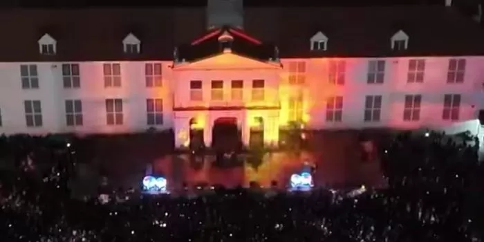 Gemerlap pertunjukan video mapping di Kota Tua Jakarta. (Instagram / @kotatua.jkt)