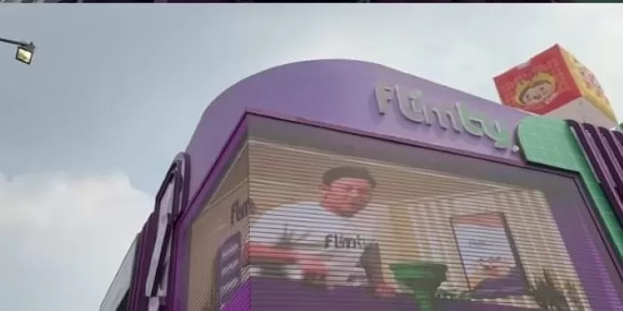 Sebuah booth di PRJ 2024 JIEXPO dengan teknologi 3D LED (Instagram / @jktdiemplease)