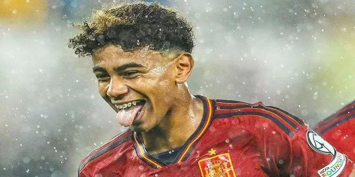 Potret Lamine Yamal saat bertanding. (Pinterest / Karyy)