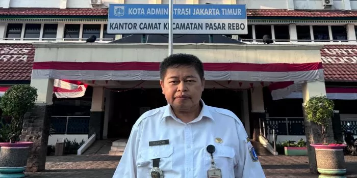 Mujiono S.Pd, M.Hum sebagai Kepala Camat Pasar Rebo. (Foto: Istimewa)