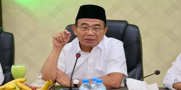 Sosok Muhadjir Effendy, Menko PMK yang ditunjuk oleh PP Muhammadiyah sebagai Ketua Tim Pengelolaan Tambang Muhammadiyah. (Instagram / @muhadjir_effendy)