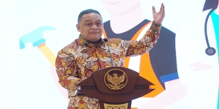 Sosok Benny Rhamdani yang mengungkapkan pengendali judi online berinisial T yang kebal hukum. (Instagram / @bennybranirhamdani)