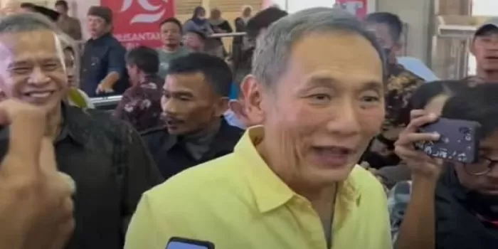 Momen Jusuf Hamka saat sedang blusukan di Pasar Tanah Abang, Jakarta. (Instagram / @jusufhamka)