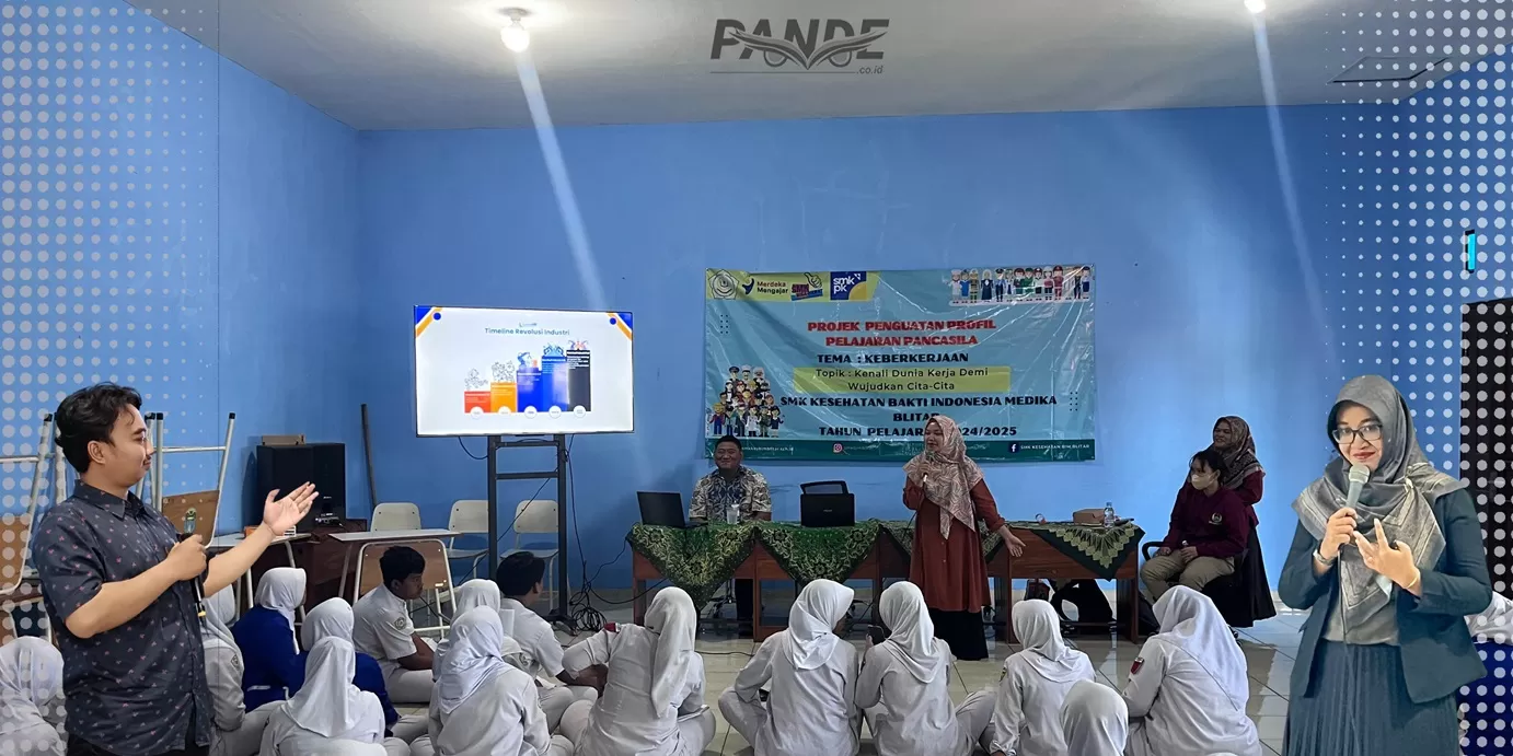 P5 dengan tema keberkerjaan di SMK Kesehatan BIM Blitar (Pande / Erik Krisdianto)