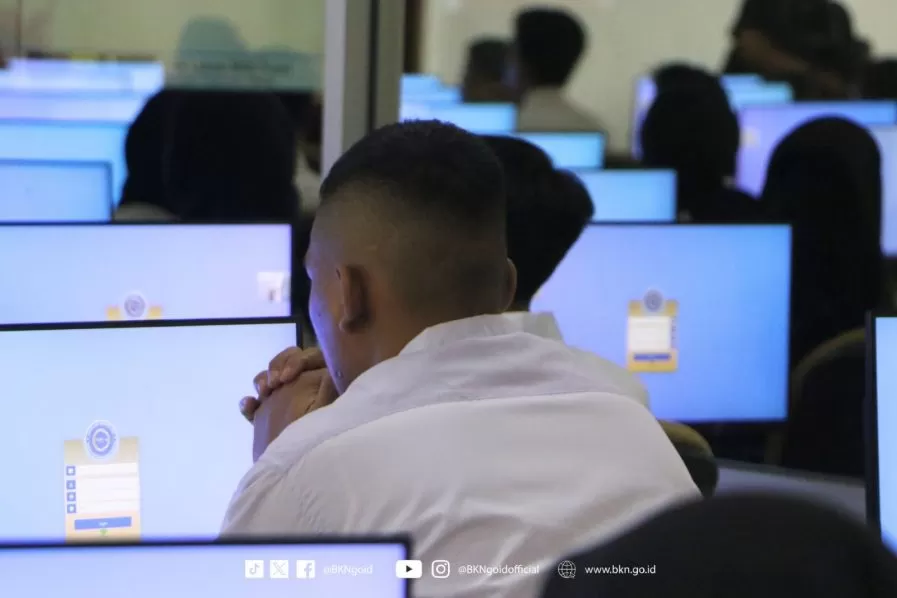 Peserta mengikuti CAT  (bkn.go.id)