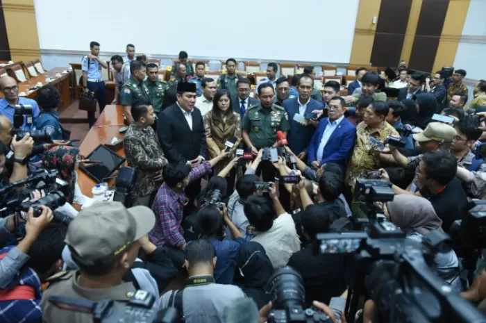 Calon Panglima TNI Jenderal TNI Agus Subiyanto saat konferensi pers di Ruang Rapat Komisi I DPR RI, Senayan, Jakarta, Senin 13 November 2023 (dpr.go.id)