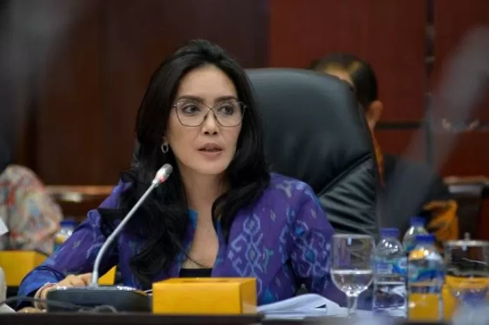 Pernyataan Ketua MK Menuai Kontroversi, Rieke: Jangan Bawa-Bawa Nabi ...