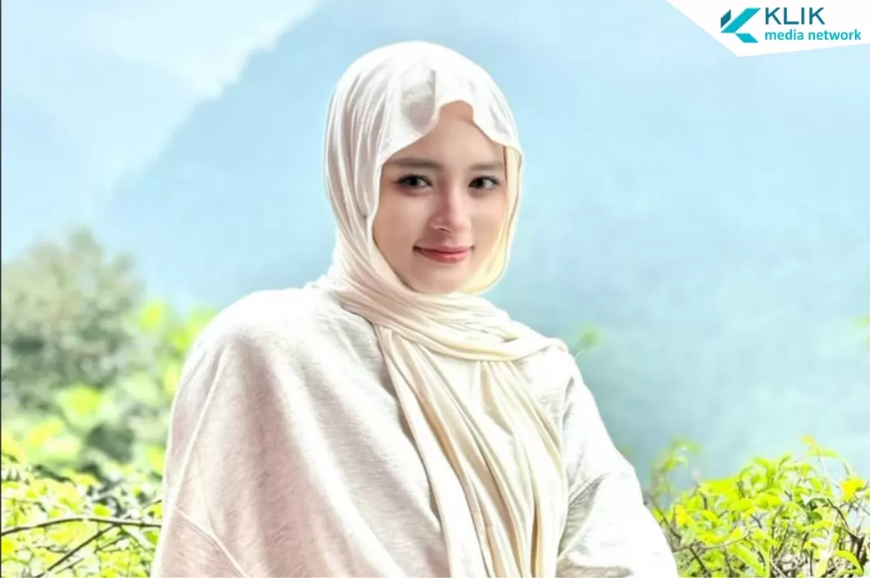 Inarasati alias Inara Rusli menjalani pemeriksan terkait kasus dugaan perzinaan yang dilaporkan Wardatina Mawa.  (Yuan/Klikmedianetwork.com)