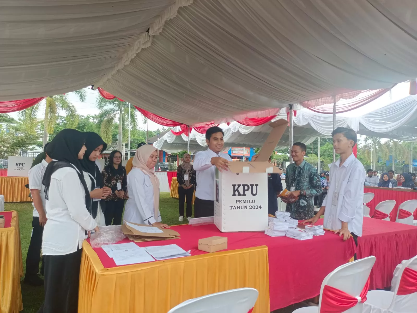 Edukasi Petugas KPPS Dan Pemilih, KPU Balangan Gelar Simulasi ...