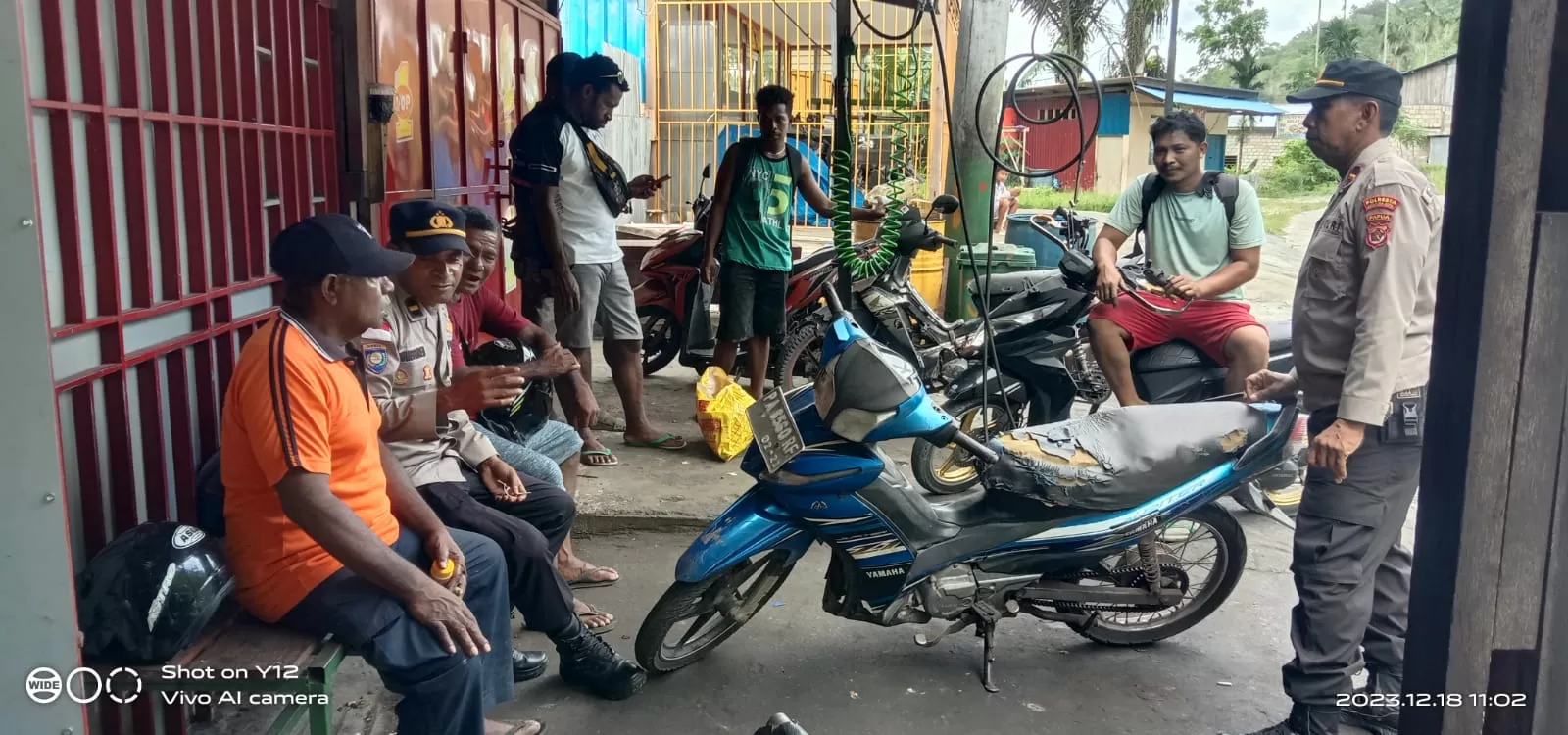 Polresta Jayapura Kota melalui Polsek Muara Tami melakukan Operasi Bina Waspada 2023 yang dilaksanakan di Koya Timur, Distrik Muara Tami, Senin (18/12/2023). (humas polda papua)