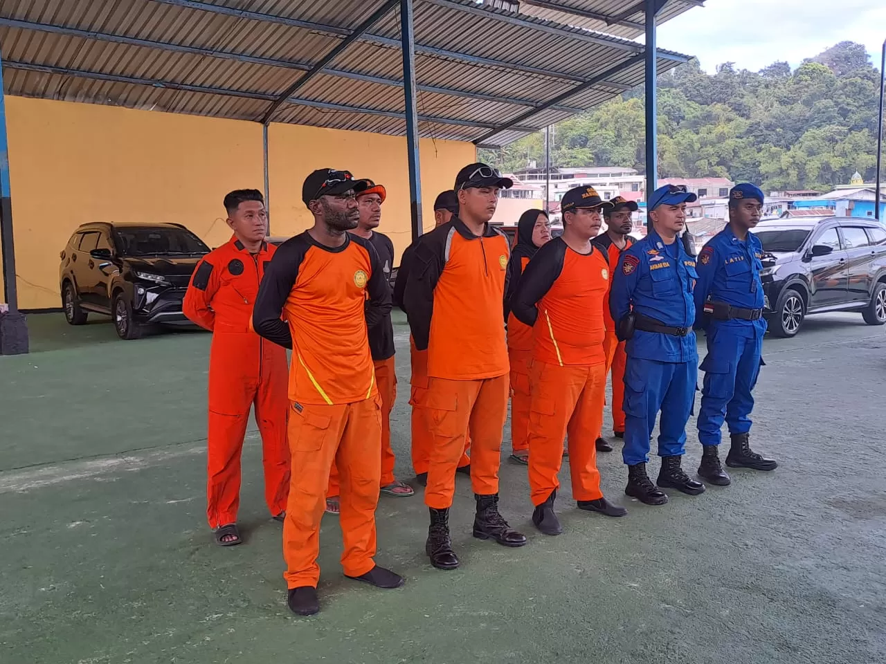 Tim SAR Gabungan Jayapura lakukan persiapan untuk mencari nelayan yang hilang, Minggu (18/02/2024).  (SAR Jayapura)