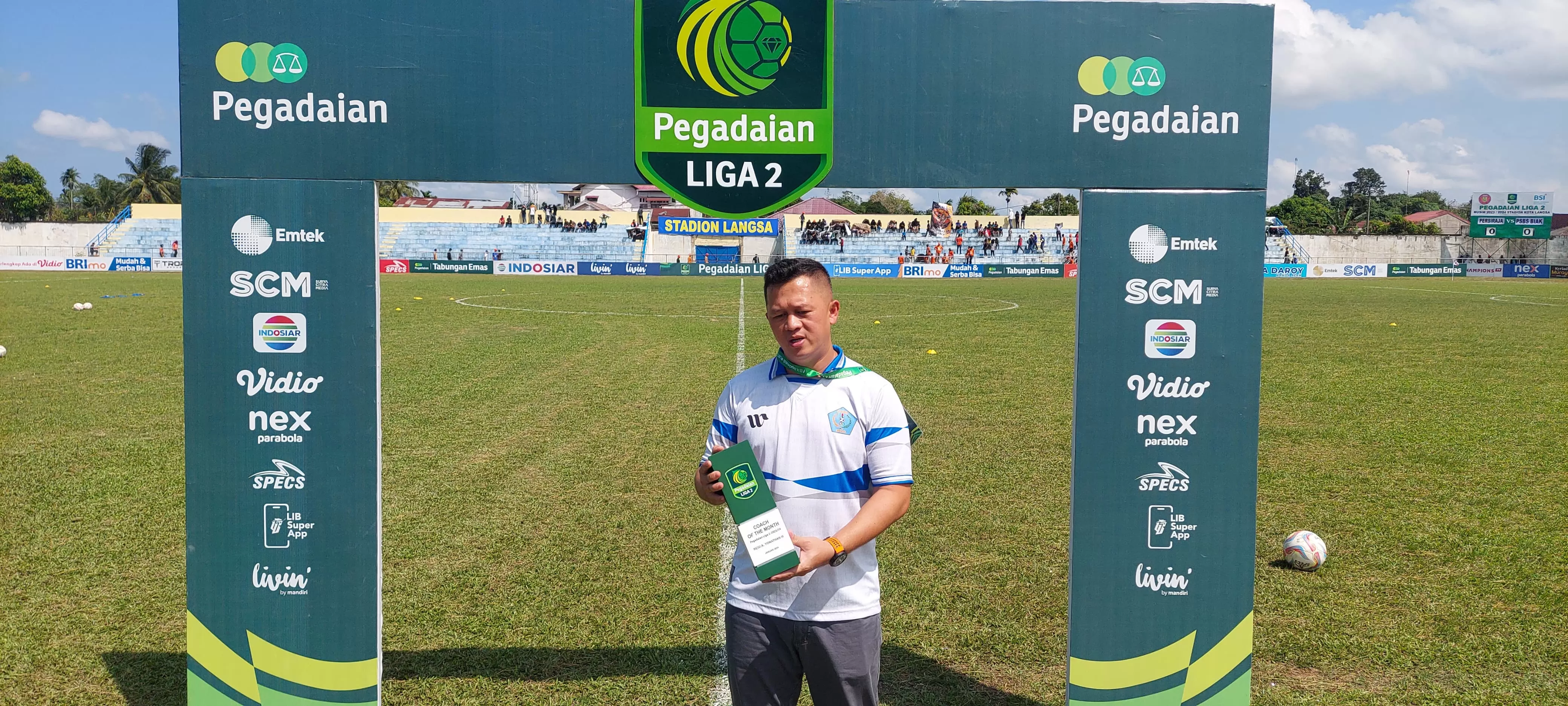Pelatih PSBS Biak Regi Aditya terpilih sebagai pelatih terbaik Liga 2 bulan Januari 2024. (MO PSBS BIAK)