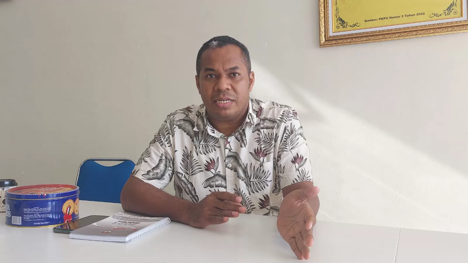 Komisioner KPU Provinsi Papua, Yohanes Fajar Irianto.  (Ceposonline.com/HANS PALEN)