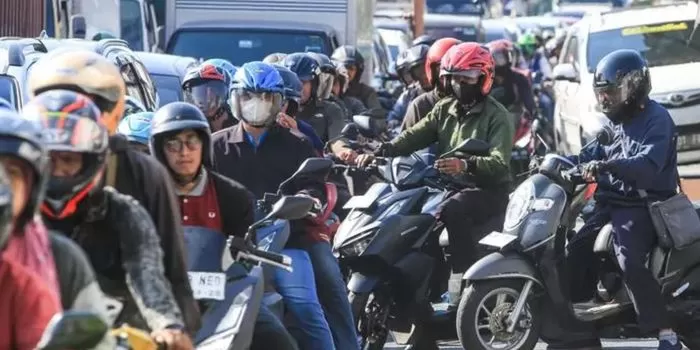 Ilustrasi Macet - Cegah macet, Warga Kota Jayapura diimbau untuk sementara tidak mengambil jalur Argapura, Jayapura Selatan, pada Senin (8/4/2024). (Jawapos)