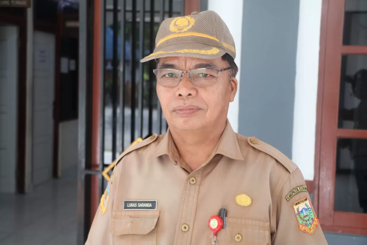 Plh. Sekda Keerom, Lukas Saranga. (Ceposonline.com/Mustakim Ali)