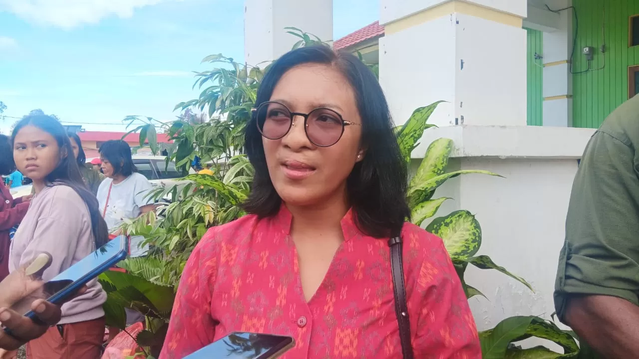 Kepala Dinas Peternakan Kabupaten Nabire, I Dewa Ayu Dwita  bicara soal persiapan Iduladha 2024. (CENDERAWASIH POS/Theresia Tekege)