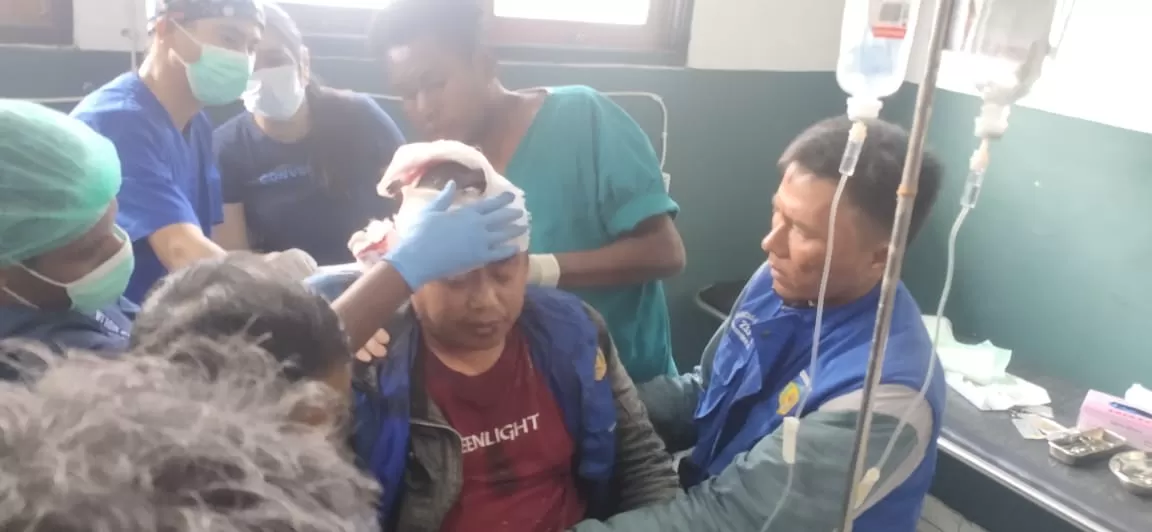 Kondisi korban saat mendapatkan layanan medis di Mulia, Rabu (19/06/2024). (Ceposonline.com/Ist)