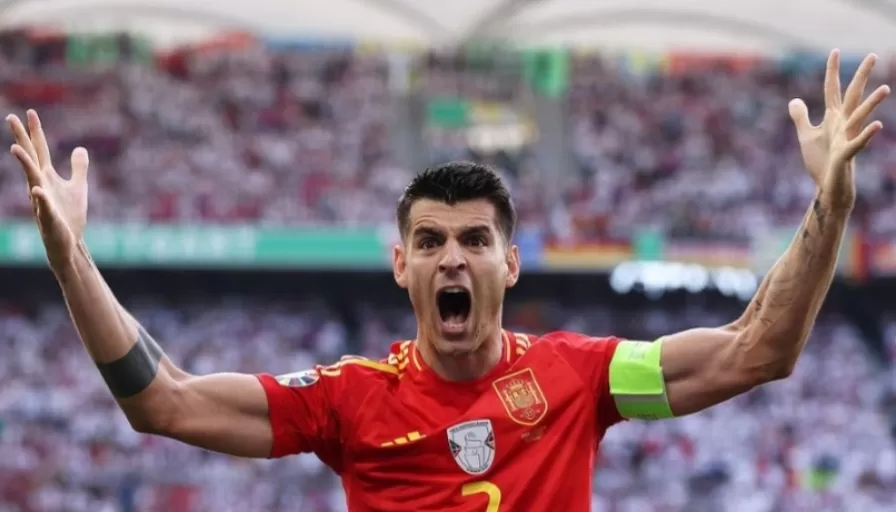 Kapten Spanyol Alvaro Morata terancam absen di final Euro 2024 usai mengalami peristiwa kurang mengenakan saat euforia kemenangan Spanyol atas Prancis di laga semifinal. (Instagram @AlvaroMorata)