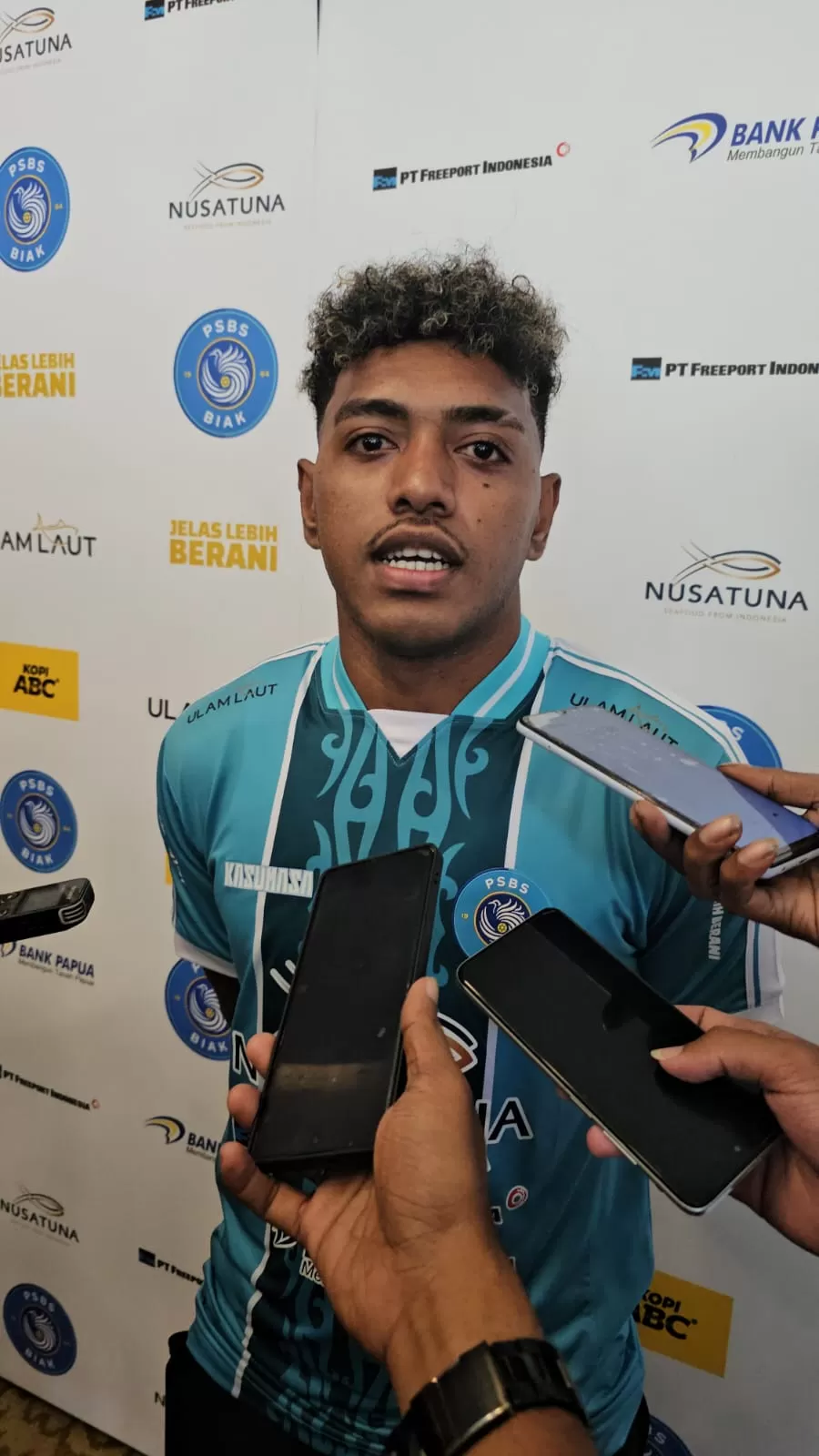 Pemain PSBS Biak, Kelly Sroyer. (Ceposonline.com/Hans Palen)