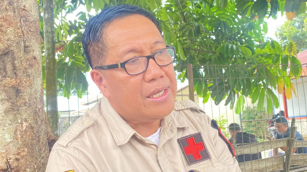 Kadinkes Papua Tengah, Silwanus Sumule, apresiasi langkah cepat RSUD Paniai cegah cacar monyet. (CENDERAWASIH POS/Theresia Tekege)