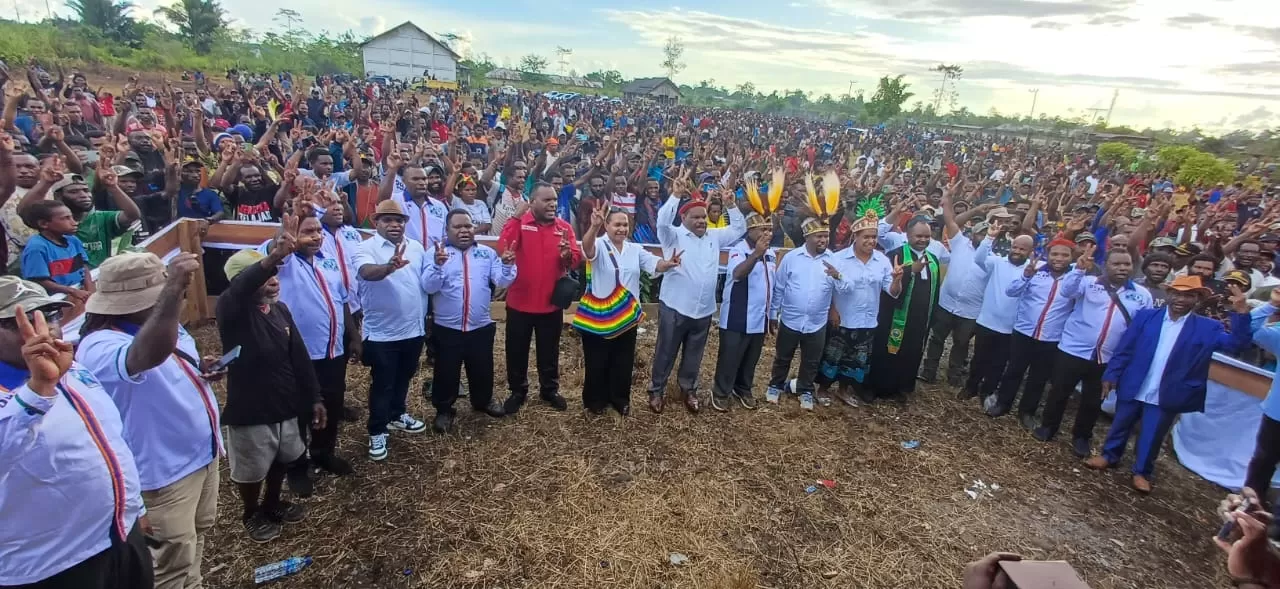 Pasangan Bakal Calon Kepala Daerah (Cakada) Didimus Yahuli dan Esau Miram (DYEM) resmi kukuhkan Tim Pemenangan dan tim Koalisi Yahukimo maju, mandiri dan sejahtera.  (TIM KOALISI)
