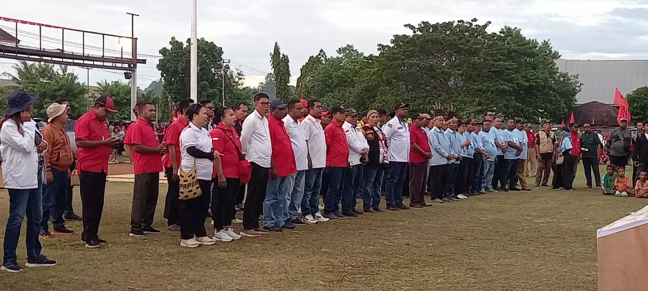 Agenda Pilkada Biak Numfor. Terlihat para pendukung masing-masing paslon. (CENDERAWASIH POS/Ismail)