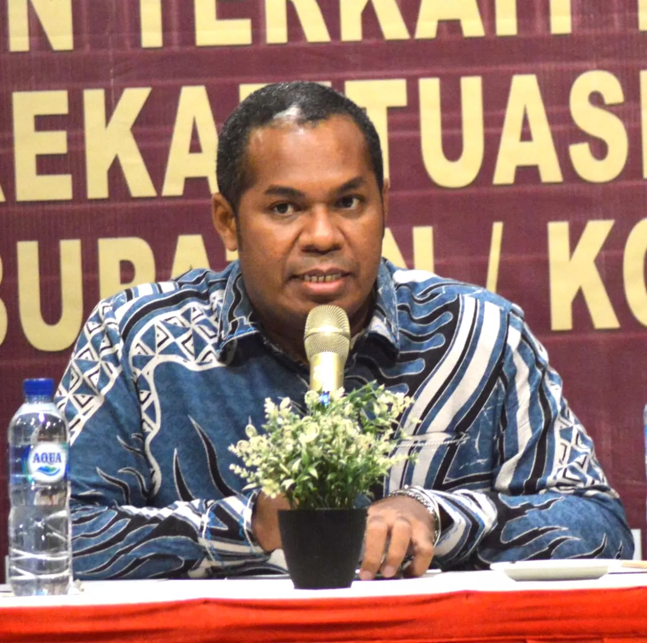 Komisioner KPU Papua, Fajar Irianto (Foto: HANS PALEN/CEPOSONLINE.COM)
