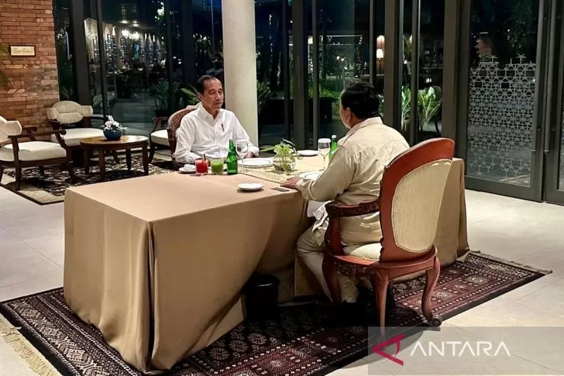 Tangkapan layar - Presiden Joko Widodo dan Presiden Terpilih Prabowo Subianto santap malam berdua di Jakarta, Selasa (8/10/2024). ANTARA/Instagram @jokowi/am.