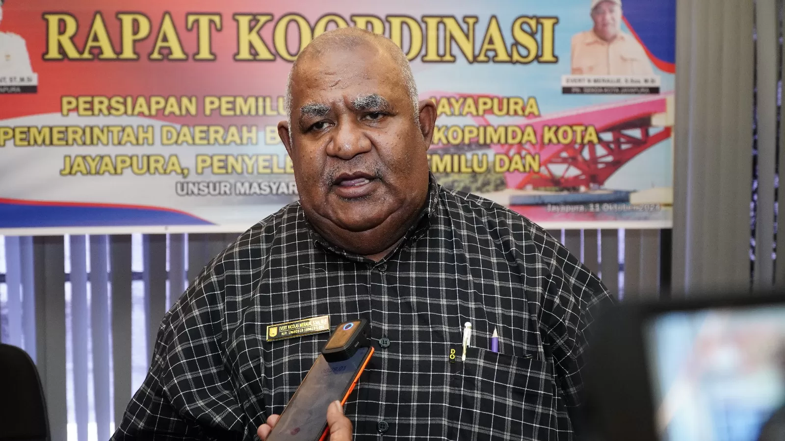 &nbsp;Plt. Sekda Kota Jayapura, Evert Merauje (Foto: Humas Pemkot Jayapura).