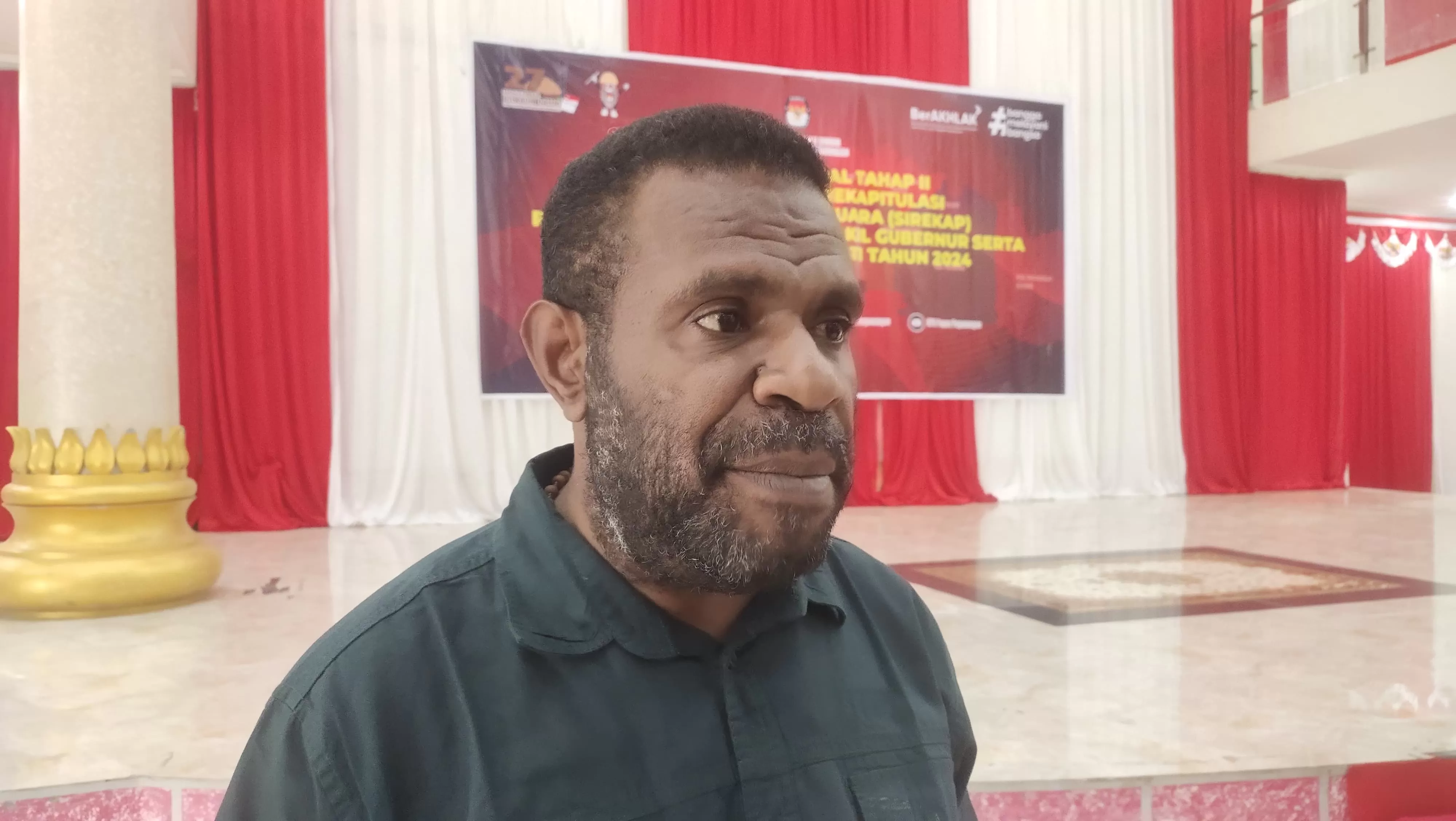 Komisioner KPU Papua Pegunungan Devisi Data dan Informasi Naftali Emanuel Pawika. (Denny/ Ceposonline)