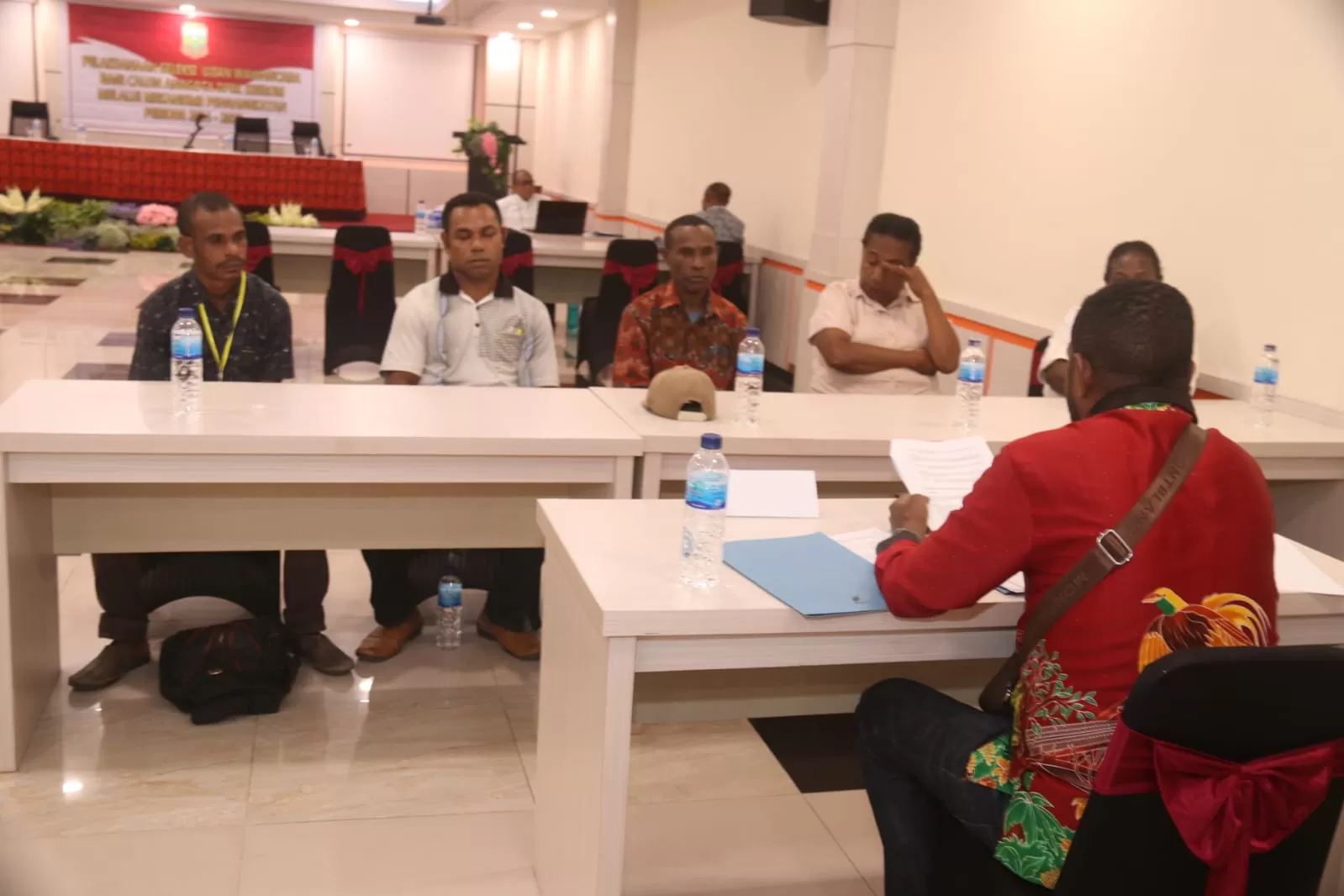 Proses tes wawancara calon anggota DPRK Kabupaten Keerom yang berlangsung di Hotel Arso Grand, Selasa (19/11/2024).  