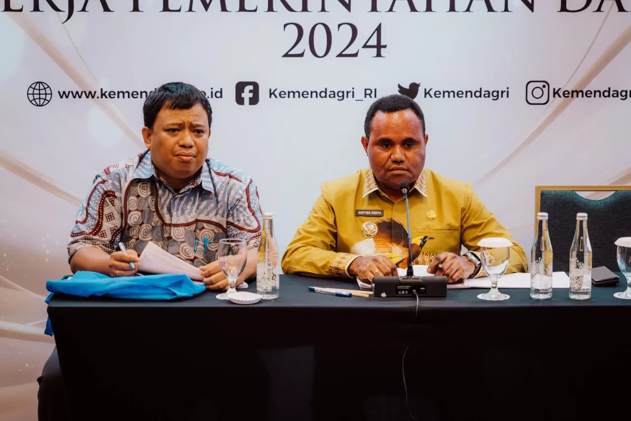 Pj. Bupati&nbsp; Tolikara Marthen Kogoya menghadiri Presentasi Apresiasi Kinerja Pemerintah Daerah Tahun 2024&nbsp; di Oakwood Suites Kuningan, Jakarta, Selasa (3/12/2024). (Ceposonline.com/Diskominfo Tolikara)