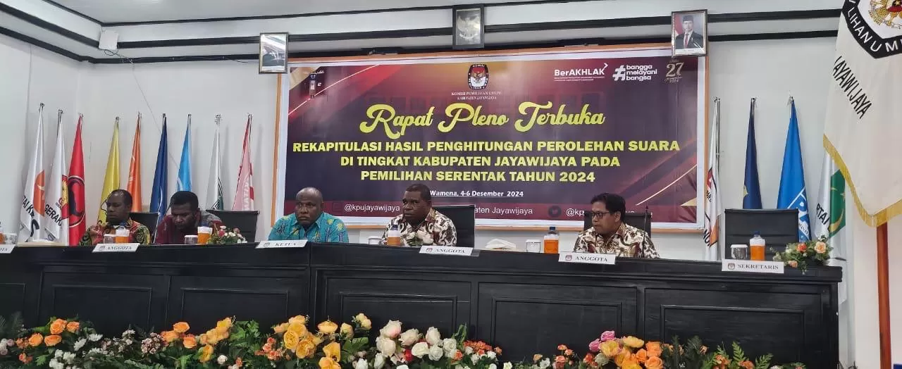 Pembukaan rapat pleno rekapitulasi suara tingkat provinsi Papua Pegunungan. (CENDERAWASIH POS/DENI TONJAU)