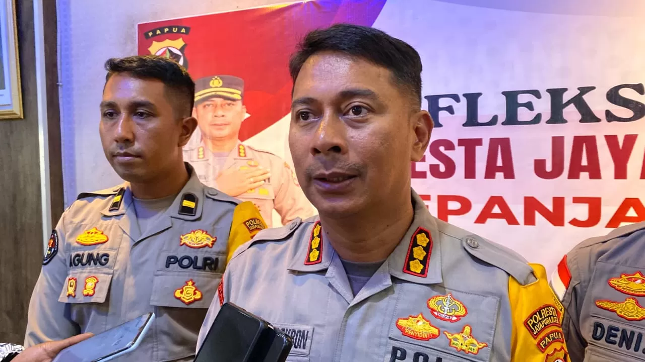 Kombes Pol Victor D Mackbon.&nbsp;(CENDERAWASIH POS/Jimmy Karlodi)