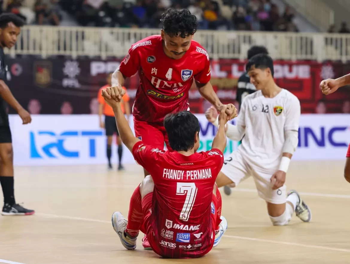 Fhandy Permana usai mencetak gol buat Fafage Banua ke gawang Rafhely FC dalam Pro Futsal League 2025 Papua Series. (Instagram/FAFAGE BANUA)