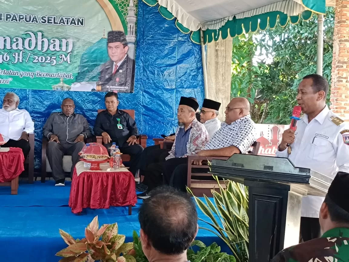 Gubernur Papua Selatan saat Safari Ramadan di Masjid At-Taqwa, Tanah Merah, Kabupaten Boven Digoel, Jumat (21/3)/2025) sore. (CEPOSONLINE/SULO)