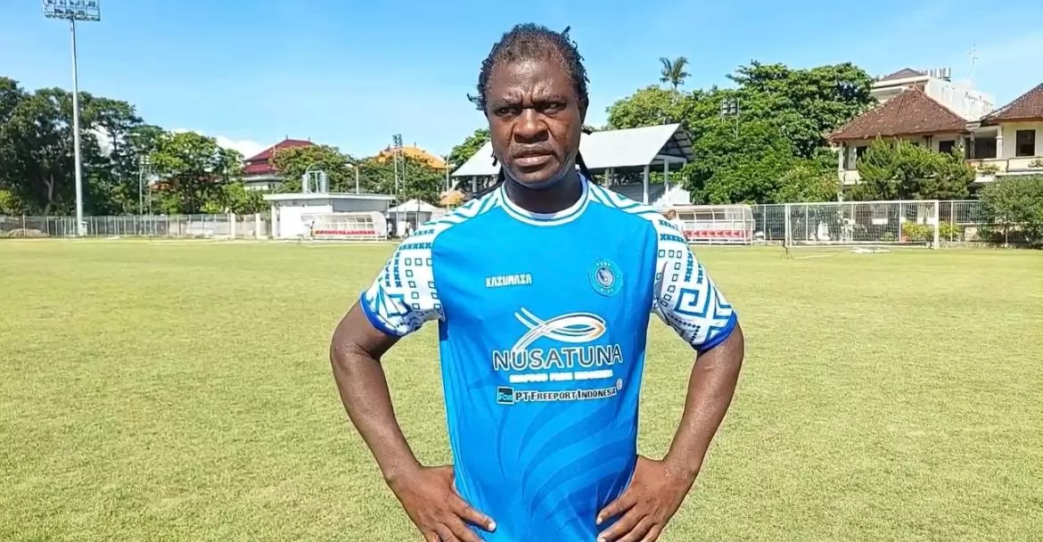 Pelatih Pemain Belakang PSBS Biak, Bio Paulin, bicara perubahan peran dari Jonata Machado. (MO PSBS BIAK/CHARLY LOPULUA)